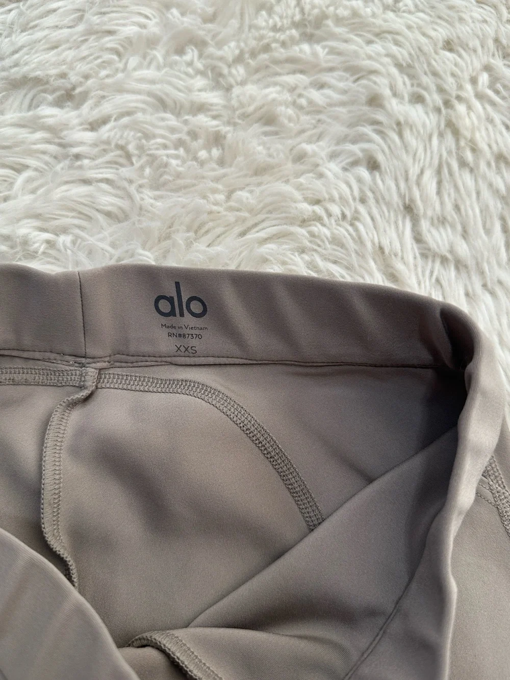 ALO Yoga Airlift leggings